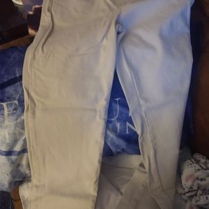 Gloria Vanderbilt khaki pants